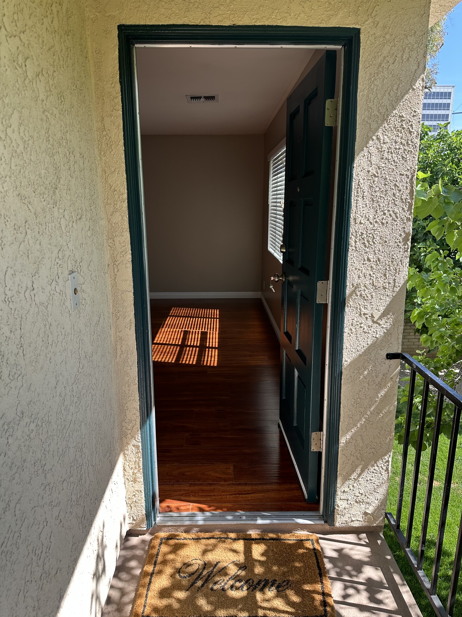 Building Photo - 5318 Alhama Dr