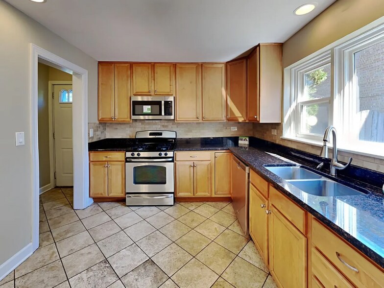 Building Photo - 9051 Forestview Rd