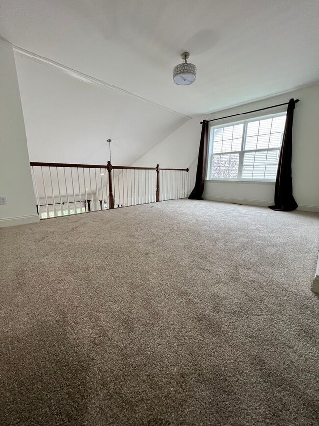 Building Photo - Luxurious 4-Bedroom Corner Townhome in Newtown Square! Available mid-April!