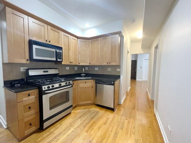 Building Photo - 3601 W Le Moyne St