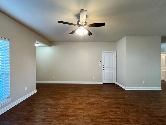 Building Photo - 319 Princess Place