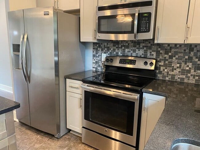Building Photo - East Nashville Townhome For Rent!