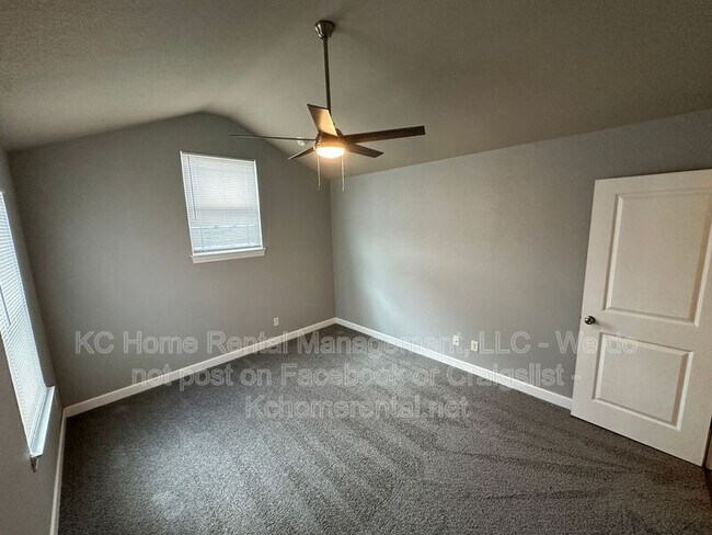 Building Photo - 10536 Kane Dr