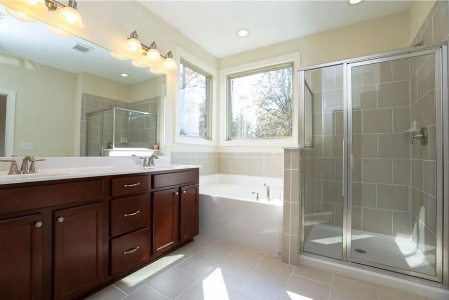 Building Photo - 5532 Cameron Parc Dr