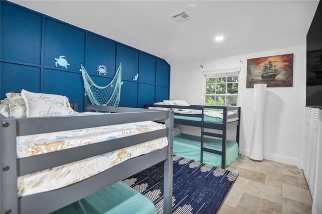 Building Photo - 31 Lands End Ln