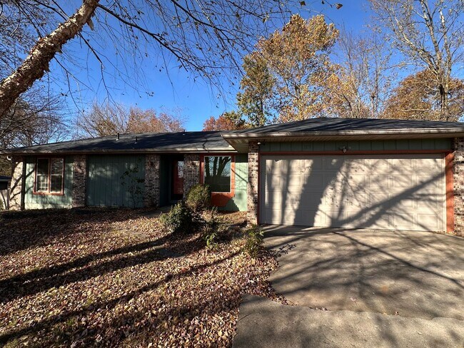 Primary Photo - House in Springfield- Kickapoo Schools