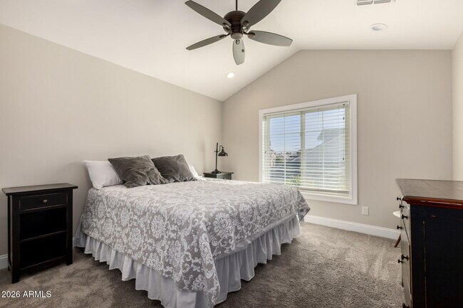 Building Photo - 2013 E Mallory St