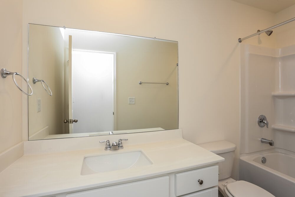 Building Photo - 7631 Saffron Ave