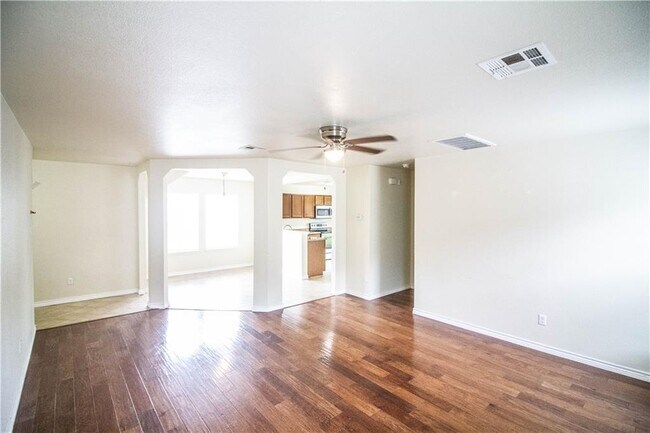 Building Photo - 413 Moorhen Cove