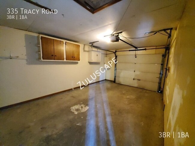 Building Photo - 335 Tracy Rd