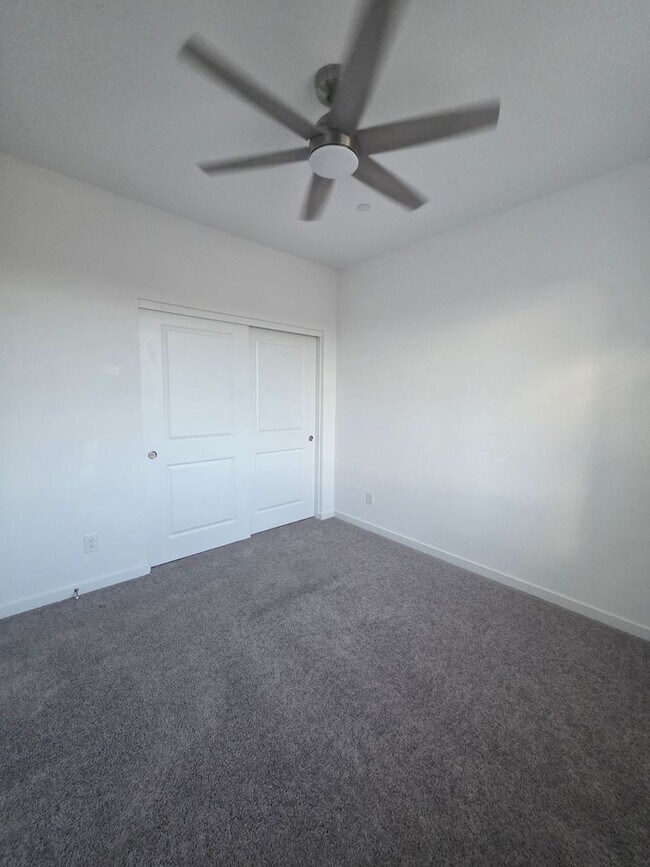 Building Photo - 176 Vanhoy Ave