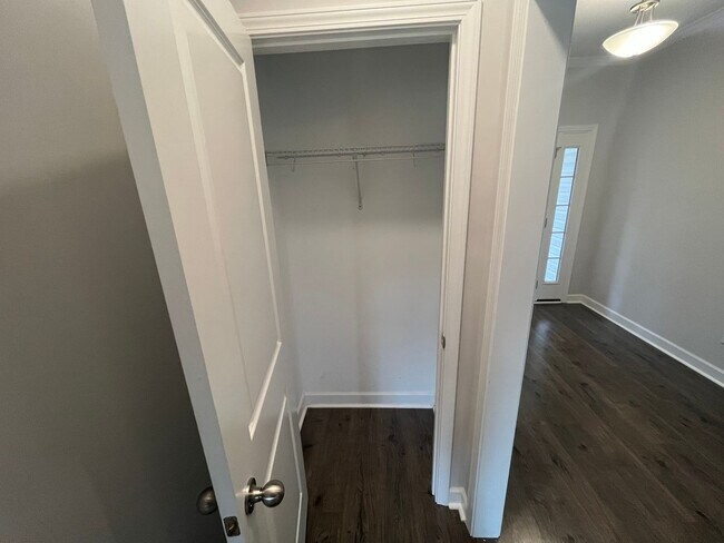 Building Photo - Breathtaking 4 Bedroom, 2 1/2 Bathroom House in Winston Salem, NC!