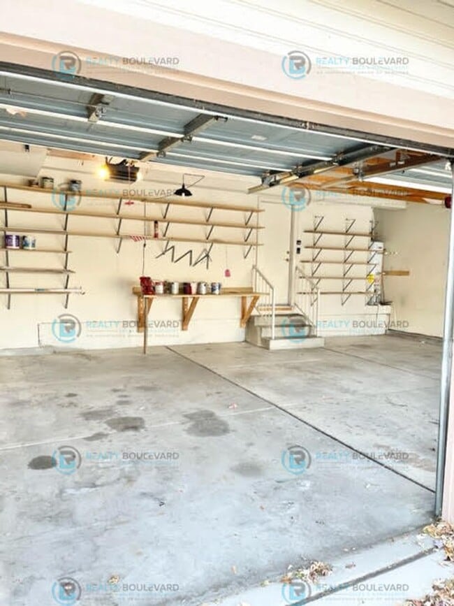 Building Photo - Well-Appointed 4BR Home with Open Floorplan & Expansive Yard