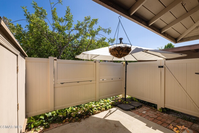 Building Photo - 28801 Conejo View Dr