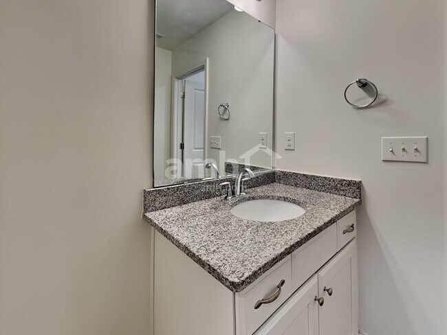 Building Photo - 3232 Grange Ct