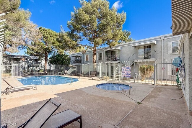 Building Photo - 3823 S Maryland Pkwy