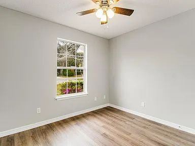 Building Photo - Renovated 2 bed 2 bath unit!