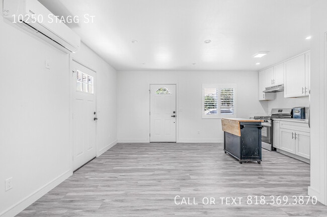 Building Photo - 10250 Stagg St