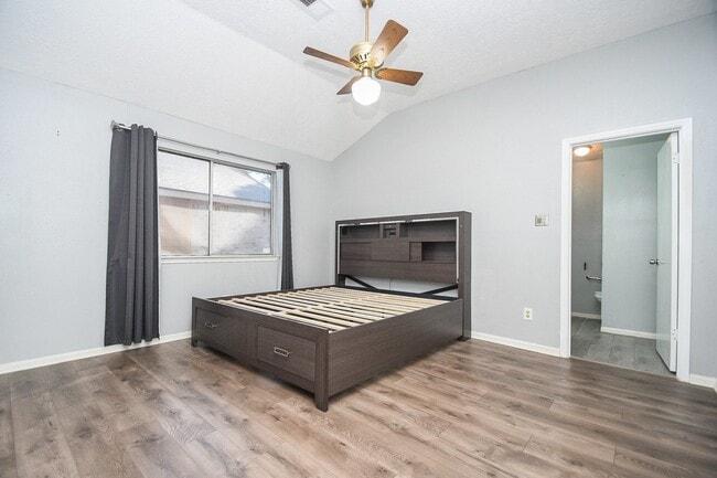 Building Photo - 15310 Barbarossa Dr