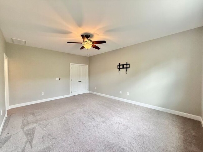 Building Photo - 414 Shale Creek Dr