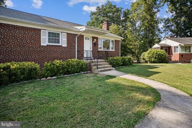 Building Photo - 3227 Sherry Ct