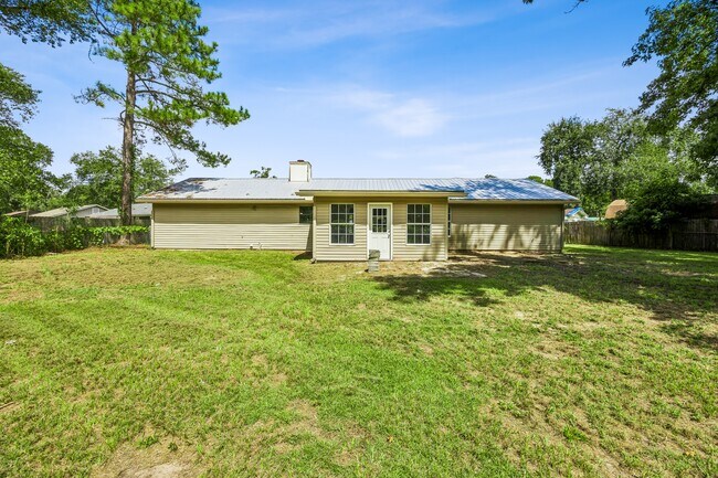 Building Photo - 117 Pinedale Dr