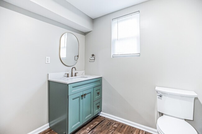 Building Photo - 203 Ford St