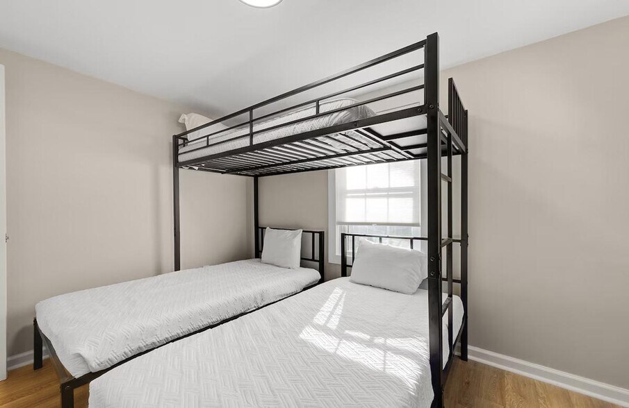 Building Photo - 4737 Aster Dr