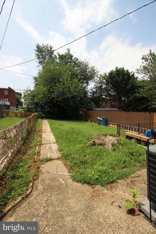 Building Photo - 1008 Parksley Ave