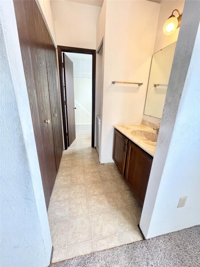 Building Photo - 141 Ashley Dr