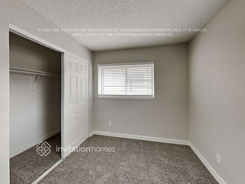 Building Photo - 18339 E Iowa Dr