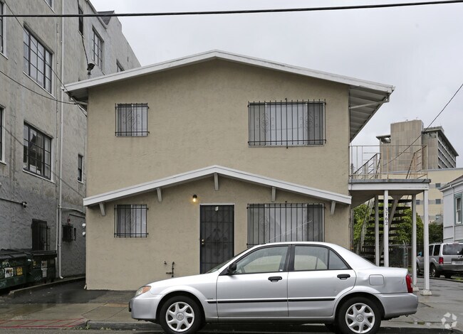 Building Photo - 3762 Shafter Ave