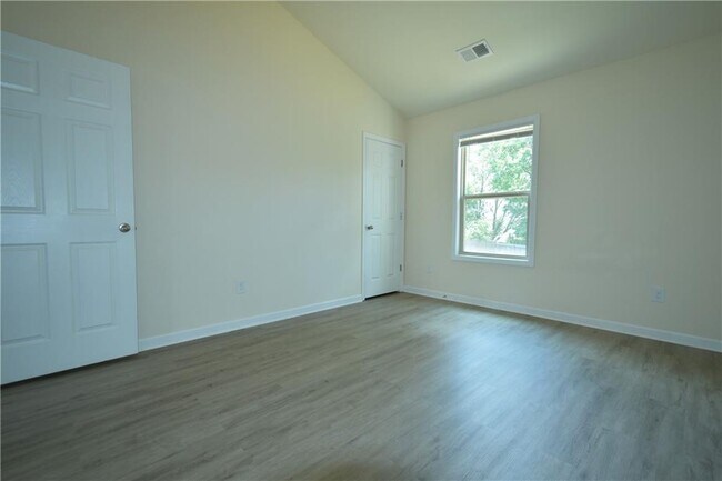 Building Photo - 3094 Tofte Dr