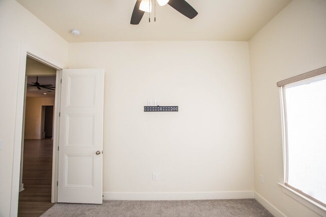 Building Photo - Luxury Living in the Estates at Vintage