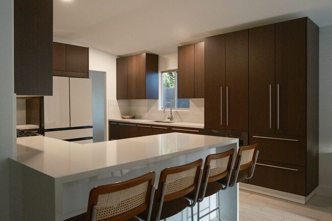 Building Photo - 53675 Avenida Martinez