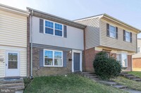 Building Photo - 324 Garfield Ct