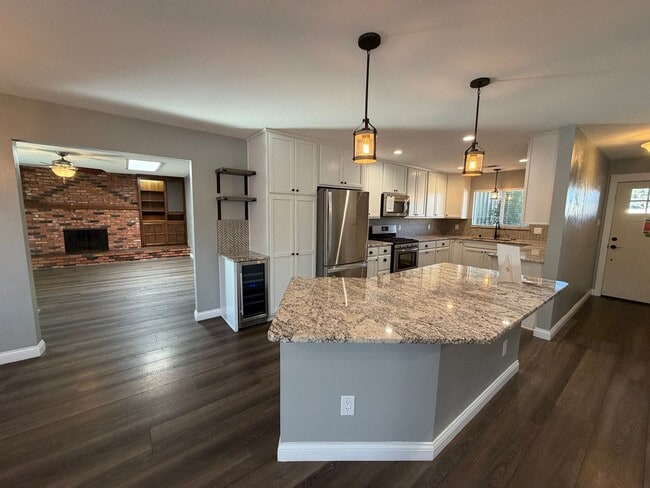 Building Photo - 3 Bedroom Single Story Home Available Near Louisiana Blvd NE & Candelaria Rd NE!