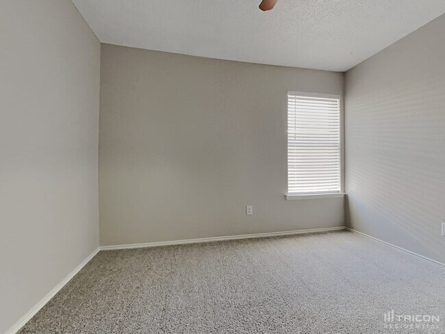 Building Photo - 2637 Ensenada Ln