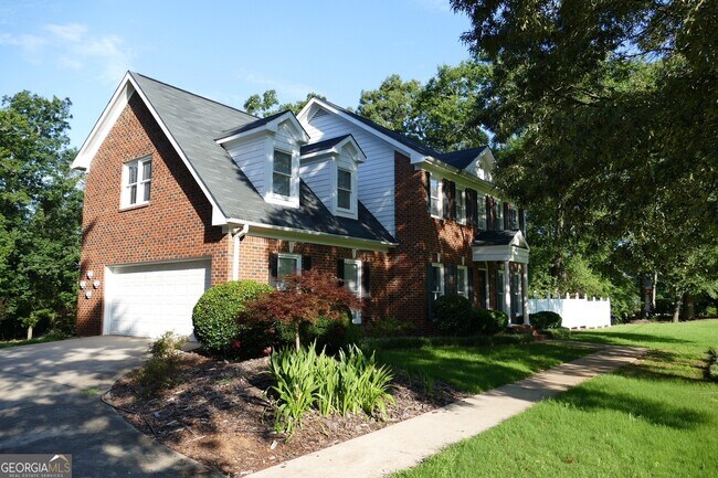 Building Photo - 1150 Lavista Rd