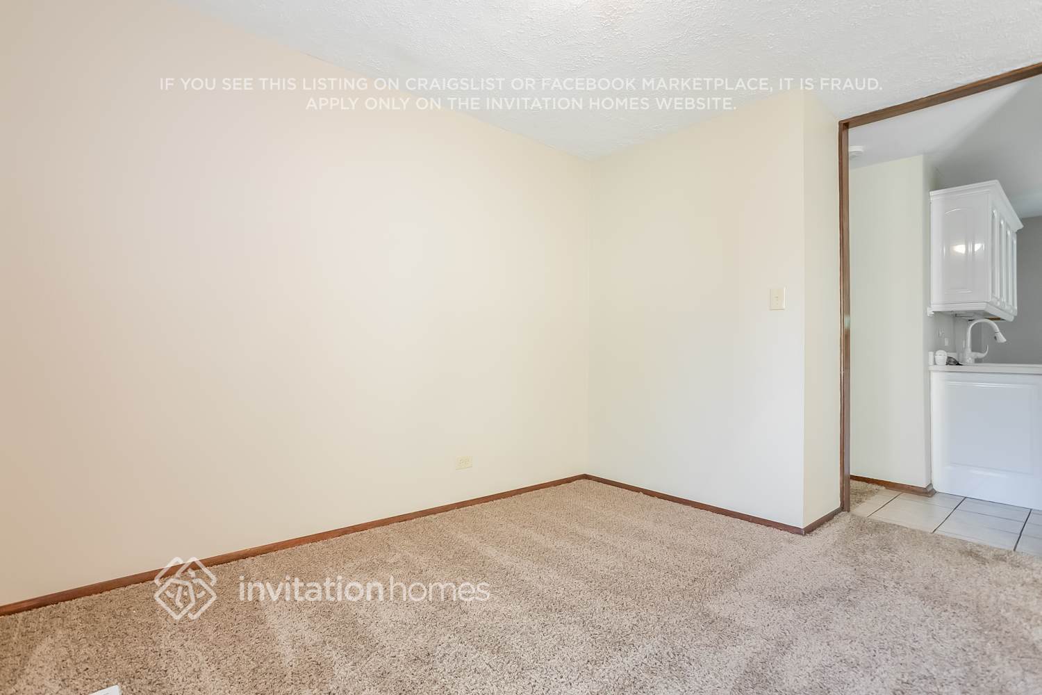 Building Photo - 16400 Sherwood Dr