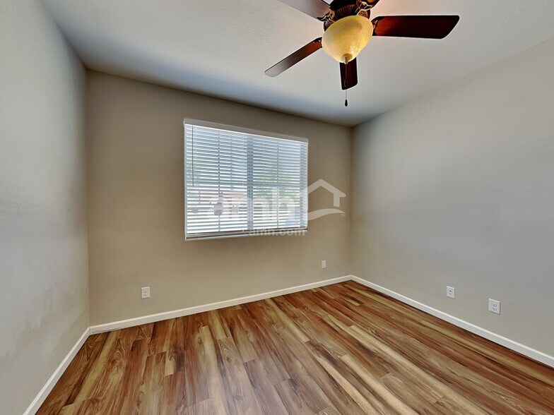 Building Photo - 20727 W Maiden Ln