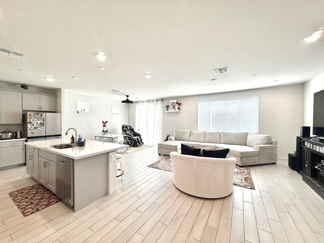 Building Photo - Newer Build 3 Bedroom Home