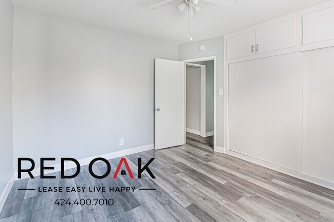 Building Photo - 1425 E Appleton St