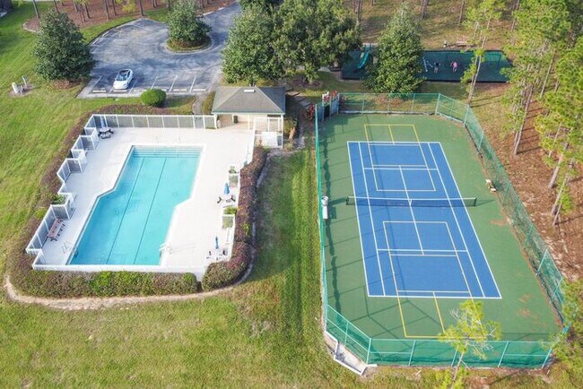 Building Photo - Beautiful Pool Home in Highlands Reserve golf community