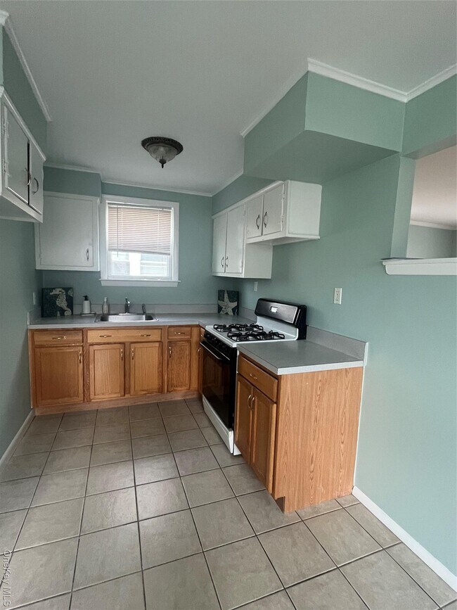 Building Photo - 49 Michigan St