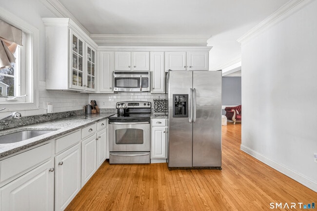 Building Photo - 240 Highland Ave