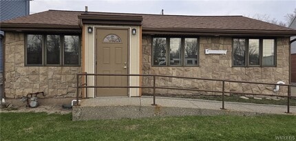 Building Photo - 2655 Sheridan Dr