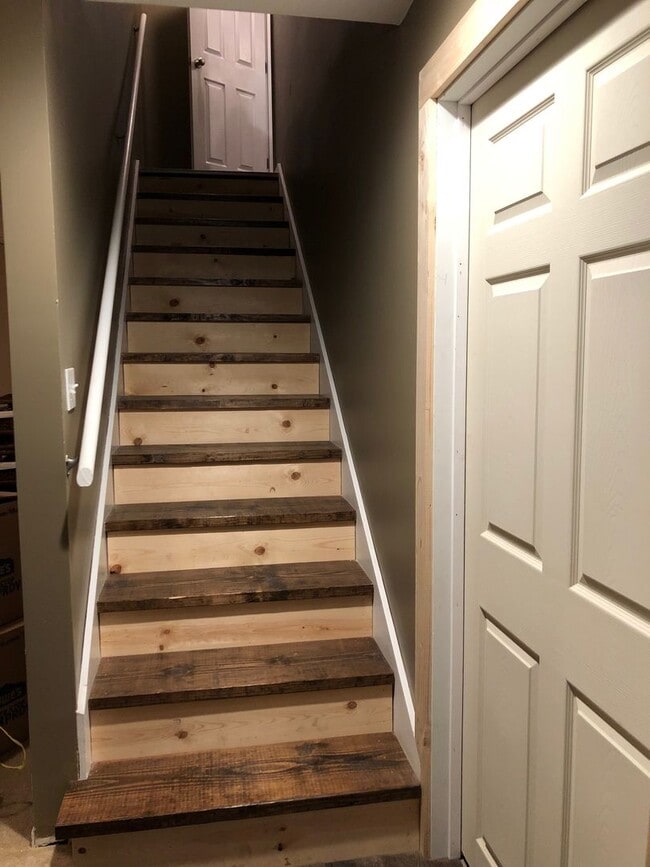 Building Photo - Four bedroom home in Plum Springs with fully finished basement