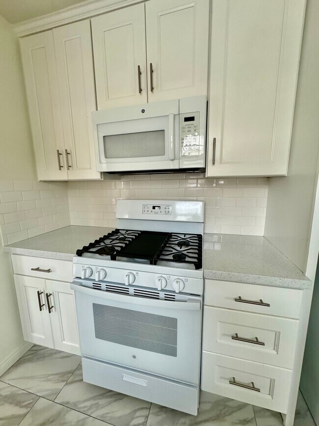 Kitchen - 1923 Talmadge St