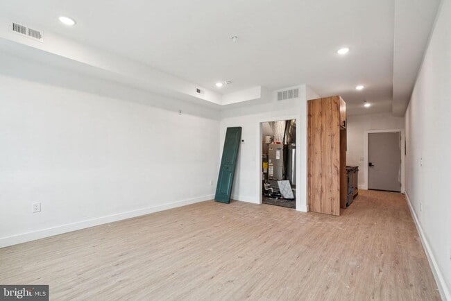 Building Photo - 4163 Mantua Ave
